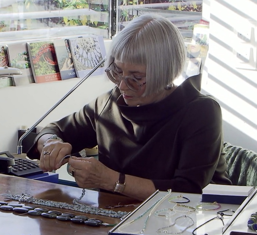 Elisabeth Benndorf-Lang im Atelier